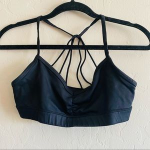 Alo yoga sunny strappy bra in glossy black
